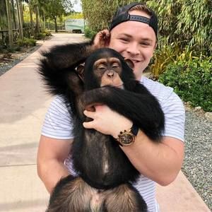 Meet your Posher, Davis